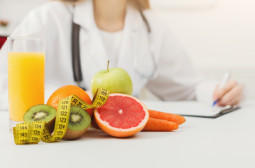 How to Become a Dietitian
